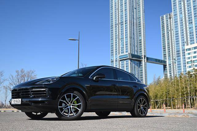 포르쉐 카이엔 E-하이브리드 쿠페 시승기