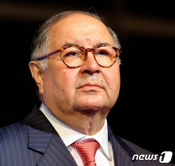 알렉세이 우스마노프 - SNS 갈무리