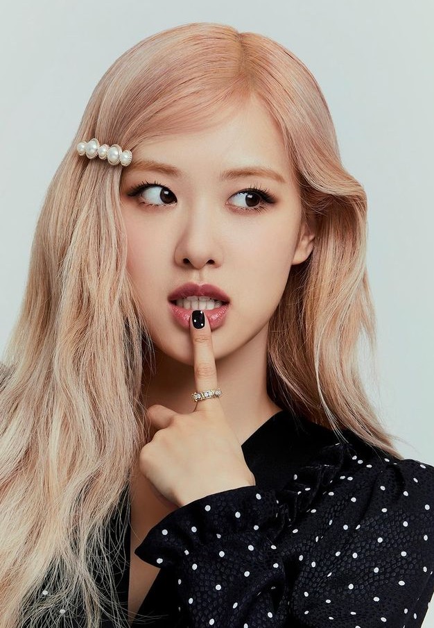 Rosé from group BLACKPINK showed off her unrealistic beauty with Lisa.On the afternoon of the 7th, Rosé posted several photos on his instagram with the phrase season drawings.Rosé sported a friendly shoulder-to-shoulder tie with Lisa and elegant beauty, with a polka dotted dress and long straight hair with a wave, which boasted doll beauty.The nail art that fits the pattern of clothes also stood out.Above all, the legs of Rosé, which is slim without any fuss, caught the attention of people.Meanwhile, Rosé, who had been confirmed for Corona 19, was released from isolation on Thursday; BLACKPINK, to which Rosé belongs, is preparing for a comeback.