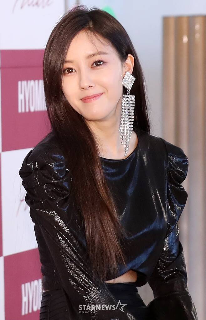 Hyomin (33), who was a member of the girl group T-ara, announced his position two months after the heat-up with national soccer player Hwang Ui-jo (30) and announced that he had actually Breakup.Hyomin said in an official position on August 8, It was a process of meeting each other with good feelings at the time, but it was naturally Hope because of the burden, and now we decided to support each other.Earlier Hyomin was engulfed in Hwang Ui-jo and Romance rumor in January.At the time, the two were known to have developed into lovers since November 2020, and shortly after, Hyomin did not disclose his position on the Romance rumor.Since his debut as a T-ara member in 2009, Hyomin has become a popular girl group member through a number of hit songs.Hyomin temporarily suspended T-ara activities and started to stand alone. In November 2021, he resumed his activities with the member delay Eun Jung Curie and resumed his activities for a long time.Hwang Ui-jo has been a major striker in the UEFA Champions League 1 Girondin Bordeaux since his professional debut in KUEFA Champions League Seongnam in 2013.I would like to express my position regarding the article of devotion reported last January.At that time, it was a process of meeting with good feelings, but I was naturally Hope because of the burden, and now I am going to be cheering each other.Thank you.