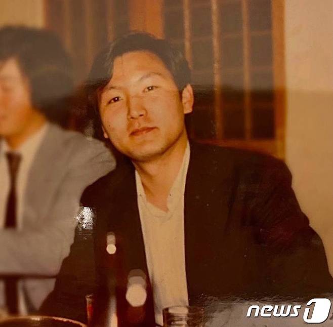 윤석열 국민의힘 대통령 후보가 제20대 대한민국 대통령에 당선됐다. '정의와 공정'을 앞세운 윤 당선인은 앞으로 5년간 대한민국의 국정을 수행하게 된다. 윤 당선인의 대학시절 모습. (국민의힘 제공) 2021.11.5/뉴스1