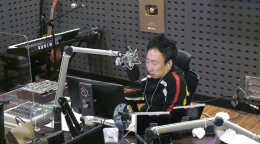 The comedian Park Myeong-su returned after Coronas 19 curfew.DJ Park Myeong-su returned to KBS Cool FM Park Myeong-sus Radio show on the 10th after finishing the self-discipline.DJ Park Myeong-su is back, there are a lot of people who are worried and cheering, but thank you, Park Myeong-su said.Park Myeong-su said, There are some people who say, I do not think of Park Myeong-su. Give a special DJ a seat.I am lying down for a week and bringing a laughing bomb saying, How can I be funny? I will give you hyper fun without leaving this place. Park Myeong-su also said, There are many people around with corona omicrons. They say asymptomatic. They say they have runny noses.I could not swallow enough to drink water. I lost 4kg to James Stewart. Park Myeong-su was tested positive with a self-diagnosis kit because he was in poor condition.