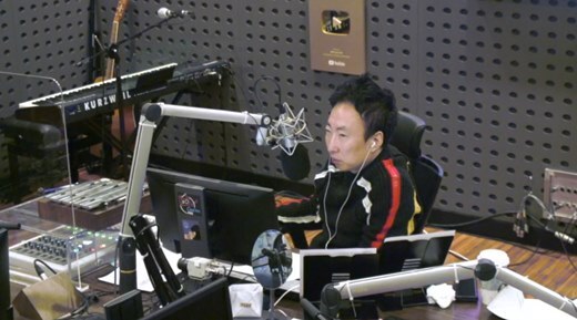 Comedian Park Myeong-su returns to Radio show after Corona 19 cureDJ Park Myeong-su returned to KBS Cool FM Park Myeong-sus Radio show which was broadcasted on the morning of the 10th after finishing the self-discipline.There will be a lot of people around us who have corona omicrons, its not like rumors, its very hard, Park Myeong-su said.Im giving you a live greeting in about eight days, because you know why I got Corona 19. The rumor was, Is it asymptomatic? And I was running out for a while?It hurt worse than that. My throat hurt so bad I couldnt drink water and swallow.James Stewart, who could not eat anything, lost 4kg in three days. I looked at why I was caught. I met someone and I regret that I did not wear a mask that day.I hope you wear a mask no matter what. A lot of people are being confirmed every day. Anyone around us can be like that.I would like to be more careful with each other and be careful so that I can get better and better as soon as I am confirmed in Corona 19. 