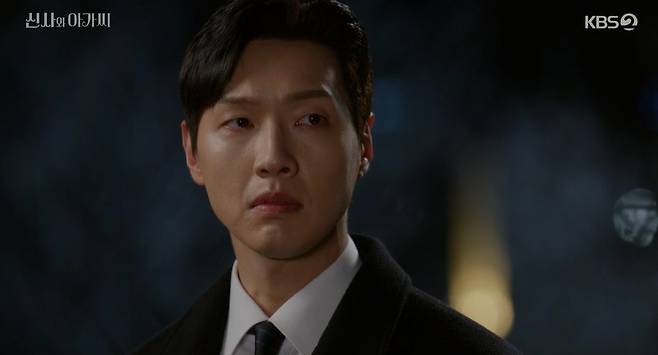 Lee Se-hee stepped up to reunite with Ji Hyun Woo: Park Ha-na Lee Hwi-hyang Cha Hwa-Yeon, a vile trio, was finally destroyed.On KBS 2TVs Gentleman and Young Lady, which aired on the 13th, a picture of Park Ha-na, who supports the British as a home teacher, was drawn to catch the British (Ji Hyun Woo).While Sejongs father Deepflow (Jeon Seung-bin) visited England and asked for money, Sarah (Park Ha-na) said, You can not give him money.Please protect our Sejong from such a person, and please let him know that he is a father, that I am a mother, and that is all. The British said, The blood is on the street in our Sejong. And then theres the sound of Mom?What do you two want with our Sejong business? Is it money?Sarah knelt before the English, and said, He and I are not really at all. I will be sweet at any penalty.Thats all we have to do, that Sejong is the son of the president and a happy child, so help him.As Sarah expected, Deepflow demanded 5 billion won for compensation for his son.Britain has settled the situation by saying that Sejong will not appear in front of him again instead of paying money.Dandan, who had been in an accident while saving Sejong earlier, was sick when Sarah knew that Sejong was a mother of Sejong.Fortunately, Dandan was relieved to realize that England had regained all its memory, but Britain did not disclose any facts.Dandan said, Why cant you tell me Memory is back? Are you really going to break up with me? I still like it, like a fool.The dreadful man on the edge of the cliff hung on to England and begged him to I did wrong, forgive me, but he was finally kicked out of the house.The relationship between the UK and the Dandan was also a change of wind. The UK, who realized the situation late in the hospital while the Dandan was sick, said, Mr. Park, have you been teasing me so far?You knew I was back in Memory?Yes, I knew all about it, and I was waiting for you to tell me when you were lying, Dandan said.What are you doing to me? the British rant said, You broke up because of our Chief.Whats wrong with you? he said.But Britain pushed the band aside with the words, Its not just about Chief Joe that we broke up, but dont do this again, you told me, meet someone blessed by everyone.At the end of the drama, a single stage was drawn to support and reunite with the tutors in the house, and I was curious about the development.