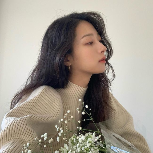 Actor Park Min-ha from the group Nine Muses was confirmed in Corona 19.Park Min-ha said in his SNS story on the 16th, I was tested because my neck was sore and I was in a state of isolation.Park Min-ha said, I have rarely met my acquaintances recently, and I have been working - it was a house repetition, but I do not know where it took me.Everyone, be careful about your health and be careful.I usually heard that it is severe for 3 to 4 days and then it gets better, but I feel more and more pain in my neck and little voice, so it seems difficult to upload video for a week or two for a while.I will recover as soon as possible, and I will not be sick, but I will stay healthy. On the other hand, Park Min-ha made his debut as a group Nine Muses, and later turned to an actor and appeared in TVN drama Argon.