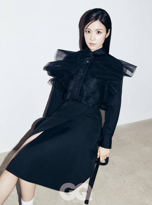 Jang Ye-won, a former SBS Announcer, showed a different atmosphere.On the 25th, magazine GQ GOLF (Jikyu Golf) released a picture with Jang Ye-won.In the picture, Jang Ye-won perfectly digested black dresses and props. The visuals of the classic yet cute Jang Ye-won exude admiration.In an interview that was conducted together, I answered the question, Is it a process of living like a funeral?He said, There will be an image that comes to mind when I see the garden, but it is a process of knowing that I am a person who can draw other colors.On the other hand, interviews with the pictures of Jae-won can be found at GQ GOLF.