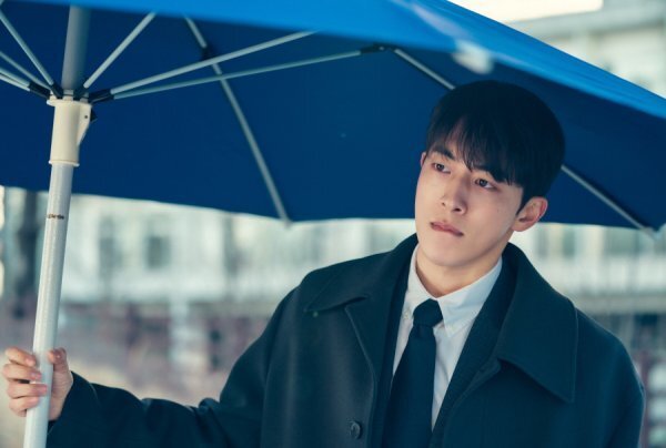 TVN Twenty Five Twenty One Nam Joo-hyuk was caught in Triangle composition shot expressing anger with Woman with a Parasol, facing left turning which is a mixture of jealousy and embarrassment toward Kim Tae-ri.TVNs Saturday drama Twenty Five Twenty One (played by Kwon Do-eun/directed by Jung Ji-hyun and produced by Kim Seung-ho/produced Hwa-An-Dam Pictures) is a drama depicting the wandering and growth of youths who were deprived of their dreams in the 1998 era.The past 12 times recorded the highest audience rating of 14.8% at the moment, ranking first in the same time zone for 12 consecutive times since the first broadcast.In addition, Nam Joo-hyuk and Kim Tae-ri took the first and second place in the drama cast topic category for the sixth consecutive week in the TV drama topic category announced by Good Data Corporation, a TV subject analysis agency.In the last broadcast, Kim Tae-ri said, I think his time is worse than my time.I want to make you have a wonderful experience. Later, Na Hee-do and Lee Jin watched the Bosingak bell together in 2000 ahead of the millennium, and said, The sun changed and the century changed.I wanted to change something too, and Na Hee-dos narration predicted a change in the future with the first love kiss ending that Na Hee-do kissed Lee Jin.In this regard, Nam Joo-hyuk is attracting Eye-catching as he is caught in a moment against the expression of drama and drama that explodes a strange jealousy to Kim Tae-ri, who smiles brightly at another man.In the play, Lee Jin is watching the conversation with a fencing male senior.Na Hee-do laughs as if the conversation with her seniors is pleasant, and Lee Jin, who is jealous, squeezes his lips with his child Woman with a parasol, facing left rod.While the appearance of a fencing man who transformed the worlds back Lee Jin into an incarnation of jealousy is gathering the Sight, he is raising questions about what the conversation between the fencing man and Na Hee-do will be.On the other hand, in the filming on the day, Nam Joo-hyuk carefully examined the scene with the director and took out the details of the back Jeans feeling.Kim Tae-ri, who appeared on the scene with a nice greeting, led a cheerful atmosphere, such as setting up the ambassador for the fencing male senior in the play where the scene could be awkward, and explaining the situation in detail.In particular, when Nam Joo-hyuk was alone and devoted to the practice of erupting emotions using Woman with a Parasol, facing left, Kim Tae-ri laughed and laughed, Look at Lee Jin!Since then, Nam Joo-hyuk has shown the peak ad-libret of the over-indulgence state that turns the woman with a parasol, facing left rod as the jealousy increases, and Kim Tae-ri and all of the scene have been robbing and raising expectations for this broadcast.Kim Tae-ri and Nam Ju-hyeok are deeply concerned about the delicate parts of Na Hee-do and Lee Jin characters and express them with their excellent acting skills, said the producer, and I would like to ask for a lot of expectations because they will be able to make an unexpected comeback that will cause the jealousy of Lee Jin.Meanwhile, the 13th episode of TVNs Saturday drama Twenty Five Twinty One will be broadcast at 9:10 p.m. on the 26th (Saturday).
