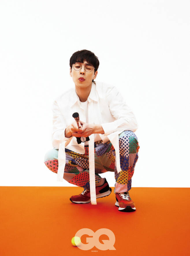 Singer Lee Seok Hoon has conducted a pictorial with GQ GOLF.Lee Seok Hoon released a different charm by revealing the transformation of GQ GOLF 2 picture into a fresh atmosphere like spring on the 28th.Lee Seok Hoon grabbed a golf club and showed a sophisticated visual, while giving a bright energy to those who see it with an innocent smile and a clear appearance.Lee Seok Hoon, who made his comeback with the release of his first full-length album, said in an interview with GQ GOLF, I wanted to show my gratitude and prepared my first full-length album.I should have been singled out earlier, but I was greedy when I saw it, and I even got a full-length album because the company tried harder.Lee Seok Hoon, who has shown his sincerity not only in music but also in golf, said, I have been in golf since 2019, he said.As for the reason why I like golf, I hate sports that compete with people versus people.I like personal sports, he said. I felt comfortable because I thought the process was more important than the grades.When asked if there was a certain resemblance between Lee Seok Hoon with a microphone and Lee Seok Hoon with a golf club, he said, I think it looks like a resemblance.Its not about how far the range goes, or how good the adverb is, and how well it is expressed and conveyed and persuaded is important.I know that Muscle Give It All is important for golf, and the same song is true. There is a limit to using something natural to do well.It takes an acquired effort, and golf seems to be the same. Its a steady effort. Muscle Give It All is a steady effort.Lee Seok Hoon, who is currently active in music and broadcasting, said, We will hold a national concert in April.I think it is the biggest activity for a solo album issue. I will say hello to you on the radio and on the air. More pictorials and interviews by Lee Seok Hoon can be found on the GQ GOLF official website.