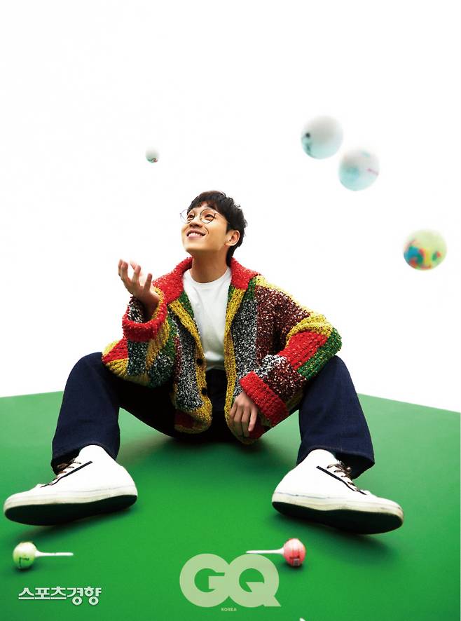 Singer Lee Seok Hoon has conducted a pictorial with GQ GOLF.Lee Seok Hoon released a different charm by revealing the transformation of GQ GOLF 2 picture into a fresh atmosphere like spring on the 28th.Lee Seok Hoon grabbed a golf club and showed a sophisticated visual, while giving a bright energy to those who see it with an innocent smile and a clear appearance.Lee Seok Hoon, who made his comeback with the release of his first full-length album, said in an interview with GQ GOLF, I wanted to show my gratitude and prepared my first full-length album.I should have been singled out earlier, but I was greedy when I saw it, and I even got a full-length album because the company tried harder.Lee Seok Hoon, who has shown his sincerity not only in music but also in golf, said, I have been in golf since 2019, he said.As for the reason why I like golf, I hate sports that compete with people versus people.I like personal sports, he said. I felt comfortable because I thought the process was more important than the grades.When asked if there was a certain resemblance between Lee Seok Hoon with a microphone and Lee Seok Hoon with a golf club, he said, I think it looks like a resemblance.Its not about how far the range goes, or how good the adverb is, and how well it is expressed and conveyed and persuaded is important.I know that Muscle Give It All is important for golf, and the same song is true. There is a limit to using something natural to do well.It takes an acquired effort, and golf seems to be the same. Its a steady effort. Muscle Give It All is a steady effort.Lee Seok Hoon, who is currently active in music and broadcasting, said, We will hold a national concert in April.I think it is the biggest activity for a solo album issue. I will say hello to you on the radio and on the air. More pictorials and interviews by Lee Seok Hoon can be found on the GQ GOLF official website.