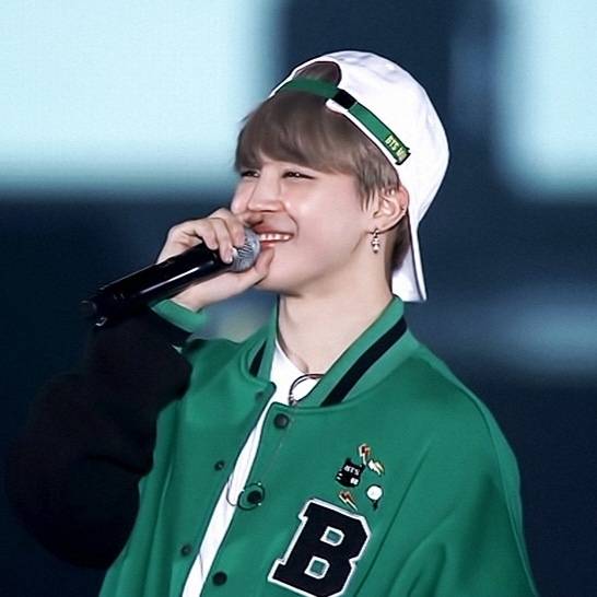 '국보급 러블리♥' 방탄소년단 지민, 눈웃음이 예쁜 애교장인 아이돌 1위