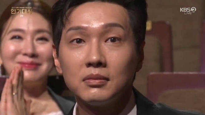 I never expected the award, said Ji Hyun Woo, an actor who won the Grand Prize at the 2021 KBS acting Grand prize for KBS 2TV weekend drama Gentleman and Young Lady.On the 29th, Ji Hyun Woo said, I feel like a gentleman and young lady who finished with a high audience rating of nearly 40%.According to his agency, Ji Hyun Woo said, I am honored to be able to complete this work together and finish it safely. I wanted to express it well because I have not experienced it, and I wanted to finish it well with the heart that I should do well.As for the character of Ise Father, I did not marry, I did not have a child, I even had a nephew, but I think Jenny, Sechan and Sejong were so lovely later, and I could endure because of the love they gave me.I think I learned a little bit of the real Fathers mind when I was with the three children. Among the plays I played, Lee Young-guks charms were honesty and honesty.He said, Lee Yeong-guk may think that honesty is frustrating in some ways because he is based on the base, but he thought he should be honest and took it with him.I did not expect the award at all, he said, referring to the so-called Ji Hyun Woo + Fool expression, which was embarrassed after the KBS acting Grand prize, which was once a topic. I was surprised to call my name in a place I did not think.In fact, at first, I did not hear my name at all, but everyone seemed to see me, What is it? And I think it was because I thought it was someone else. I came home and thought about it, and I thought that I had a Grand Prize because I had actors who breathed with me. I talked about it when I received the award, but I received it as a representative of gentleman and young lady He said modestly.My friends are funny and I am funny around, he said. At some point, the children were mimicking my tone.I used to imitate someone when I was a child, but I think it is a fashion, and in that sense, I think Lee Young-guk has become a distinctive character. I need time to find me again now, so I want to have time to go back to me now, he said. I can not see the children who have been together for a long time every day, so I have time with the children and I think I should spend well with England.Finally, he added, I promised to those who loved Lee Young-guk that I should keep my promise by listening to the Grand Prize several times every time I was not ashamed of you. I am glad that I kept my promise in the line I can do. Mr. Director, Mr.On the other hand, Ji Hyun Woo, who made his debut as a guitarist in Munchild in the second year of high school in 2001, passed the youngest job in KBS 20th bond talent in 2003 and received many people such as Old Miss Diary, Merry Daegu Siege, My Love Prohibition.