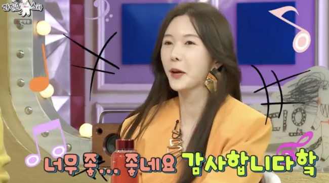 In Radio Star, Shin Joo-ah was surprised to hear that her husband was not a chaebol, but she was shooting at three Thailand stations for seven hours.Among them, Seo Hyo-rim also mentioned an anecdote with his mother-in-law Kim Soo-mi.Jang Dong-min, Seo Hyo-rim, Shin Joo-ah and Kim Seung-soo appeared in MBC entertainment Radio Star on the 30th.Actor Shin Joo-ah said he was in the ninth year of international marriage and said he came to Korea 11 months after Corona.He said, I was surprised today because I did not know it was the ninth year of marriage. Everyone said, So what did you think was a lot of money?Shin Joo-ah recently entered Korea in 2014 when he married Thailand chaebol second-generation businessman Rachanikun and lived in Thailand.Naturally, Shin Joo-ah said, It is not true, he said about the rumor that his husband was a Thailand chaebol, and he laughed at her, bling her from her fingers to necklaces and earrings.Kim Kook-jin also said, It is the biggest earring I have seen in my life.Jang Dong-min laughed, saying, The clothes are the Thailand royal style. All of them were as if they were looking at it.When Shin Joo-ah asked for a rest of the paper to laugh too much, Jang Dong-min said, I thought I was a servant. Jang Dong-min got the nickname Alfredo at the scene, and Shin Joo-ah also confronted the situation of the lady and the servant.Again, Shin Joo-ahs explanation (?) had time.Shin Joo-ah said, I am the president of the paint company brand that is in operation for the second time in Thailand, and it is not even an old brand, he said.Shin Joo-ah expressed his displeasure at the first meeting, saying, There is a rumor, I met Princess Aurora and met at the Thailand Club.Shin Joo-ah said, My friend was introduced to my husband by chance, and I was introduced to my husband. I ate because I was going to do well with my escort. I was married and I live in Thailand.Jang Dong-min said, This is a rumor of Hani. It can sound like abducted.Shin Joo-ah, who married six months after meeting him, said he had a crush on his husband at first sight.Shin Joo-ah said, I am cool and hairy, but my husband is a sunbee style, and I just tore chicken in a high-end restaurant. I was surprised when I opened it with my hand. It is the first woman to catch a chicken stick.Shin Joo-ah, who said that he had spoken with his eyes because he could not speak English at first, said, Since then, I seem to have fallen into a hairy charm. I like chicken sticks every time I come to Korea, and I do not speak language, but I can marry (with love).In addition, Kim Seung-soo, who was next to Kim Seung-soo, said, I have a sense of intimacy with my mother-in-law because I care about it, and I call it my mother-in-law and my sister in Thailand. Kim Seung-soo laughed.But international marriage would not have been easy, Shin Joo-ah said, I showed my mother the magazine that my husband first appeared in, and Hani was shocked by the sudden declaration of international marriage as a Thailandn, and my husband finally invited my parents to Thailand.He even did a self-introduction PPT with an interpreter.Shin Joo-ah said, I told you about the future plan, and I asked you to let me live safely, so my parents were allowed to marry my daughter because I wanted to leave my daughter to Thailand.When I asked about the gift, he said, A gift? And everyone laughed, saying, Is not it too much to receive?Shin Joo-ah said of the memorable gift, I made a business card with a difficult language, a business card written in English and a Thailand for me, and I should use it as a business card when I lost my way.I can give you a card for the hotel with a card.Jang Dong-min said, My mistress is tired. Shin Joo-ah immediately handed her business card and laughed, saying, Alfredo business card!Shin Joo-ah also said her husband, Kunshubang, is an FM style.When I was in love with Planes, I was standing with a suit and a bouquet of flowers every time I went. I was romantic at first, but later I was ashamed of my surroundings.I couldnt contact you all day when I was in Korea, and the next morning I came to my house with my passport, wallet, and bouquet of flowers, and I came in front of my house in a chute, I came in Planes to see my face.Shin Joo-ah said, I did not give flowers since Hani said that the flowers were burdensome because I told him that he was a FM man. I had to do flowers Han Song-yi on my birthday, and only the real flowers Han Song-yi presented it.He was delighted that he had received a bouquet of Valentines Day flowers.In particular, Shin Joo-ah appeared on Teguk Broadcasting and introduced Korean cuisine.I made a free show with Kim Young-ja of Thailand, a pro conducted by Patty Kim-class MC, without a set script, and I made a kimchi stew and a wave at a talk show, he said.When asked if he could cook Thailand whenever he wanted to eat Korean food in Thailand, he said, Those who want to do the day are proud of their work. He said, If you want to cook Thailand, do not do it.In particular, lets say that the name of the person working in the house is the one and that even Thailand teaches. Jang Dong-mi laughed when he said, In Korea, there is a the other.Above all, Shin Joo-ah mentioned the marriage that was an issue in Thailand at the time of marriage, and said that Thailand, which was not open, was open to the public.Shin Joo-ah said, It was seven hours short and three hours photo time. Everyone was surprised that I can not marry twice.Shin Joo-ah, who confessed to the difficulties of international marriage and told many people about the grievance of loneliness, said, All international marriage couples sympathized that they were talking about themselves, and it was comforting and comforting to know that many people had similar problems.When asked if he recommended international marriage, he said, If the language is available, I recommend it. If you start without knowing the language, there is a real difficulty.Actor Seo Hyo-rim appeared.I debuted and made my first appearance in an authentic historical drama, and I was burdened and stressed a lot, he said. It was also a character that the character was alone.Referring to her 9-year-old husband Jung Myung-Ho, Seo Hyo-rim married Jung Myung-Ho, the son of actor Kim Soo-mi and the representative of trumpet F & B in 2019, and gave birth to her daughter Joey.Seo Hyo-rim shows higher Tension than child careEven my mother-in-law said, I thought you were turned around, and everyone around me acknowledged high Tension, and she said, Every day is so high and I still do it.Besides, it was not one child. It turned out that he was taking care of three dogs.In addition, Kim Soo-mi showed a warm-hearted relationship with his daughter Daughter-in-law, Seo Hyo-rim, who praised her for her daughters praise. Seo Hyo-rim also said, I filmed a high-end advertisement while working with business about the famous Kim Soo-mi Daughter-in-law. When I saw the natural appearance and looked at the full set, my mother laughed, saying, You are like an Actress today.In the meantime, he continued to talk warmly, conveying an anecdote that was surprised that Actress was Actress even after the years of flowering even if the age was old.On the other hand, MBC entertainment Radio Star is a unique talk show that unarms guests with the talks of a village killer who does not know where to go and brings out the real story.Radio Star