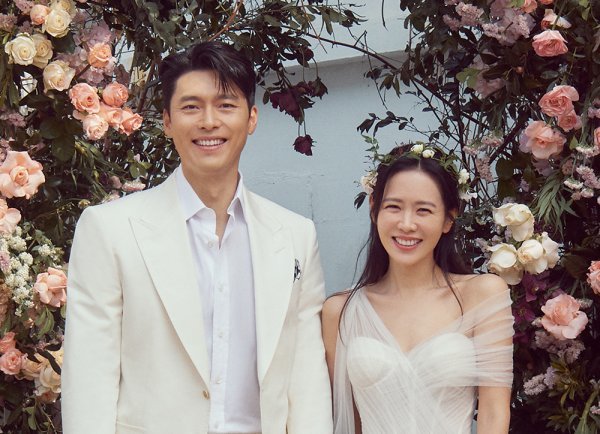 As the top-star couple Hyun Bin (40) and Son Ye-jin marriage on the last day of March, expectations for the synergy of Korean Wave that the two will come up with are also growing at home and abroad.Recently, observations about the release of the Han Han Dynasty of China have been carefully raised, and there is also a mixed prospect that the two people who have been strengthening the status of the Korean Wave star will act as the prime minister.This comes from the power of TVN drama The Unbreakable of Love starring Hyun Bin and Son Ye-jin.The drama gained popularity in Korea with 20% of the audience rating (Nilson Korea) from December 2019 to February of the following year, and the two made a fruitful stage of love and became a hot topic.It has also become popular throughout Asia, including Southeast Asia, especially in 2020, when it rekindled the Japanese Hallyu.Still, Japan Netflix has maintained its top 10 spot on Many-Water TV Shows (Programs). In early February of this year, when news of the twos marriage was reported, it also re-entered the top five.Son Ye-jin released JTBCs Beautiful Sister Who Buys Bob Good, starring Jung Hae-in in 2018, on March 3 at Chinas largest OTT (online video service) Aichi.It is the first Korean drama to air locally after Chinas regulation of the Korean-Chinese regime, which started in earnest in 2016 with the Korean governments decision to deploy the high-altitude missile defense system (Sad).Son Ye-jin also reaffirmed his reputation in China, placing the drama at number one on Aichis soaring charts.The interest in Hyun Bin is just as good as Son Ye-jin.Chinas SNS, Weibo, is expected to be a new movie Harbin with China as its main stage with the interest of local fans enough to launch Son Ye-jin and marriage news in the main window.As a story of an independent fighter who lives to regain his country, Hyun Bin goes to and from Korea and China.The two films to be released this year also draw attention from Asia, which sold its negotiations starring Hwang Jung-min to Japan, Taiwan, Hong Kong, Singapore and Thailand in 14 Asian countries.The film industry is also saying that overseas love calls for Hyojo 2: International, which matches the combination with Yoo Hae-jin, are continuing.