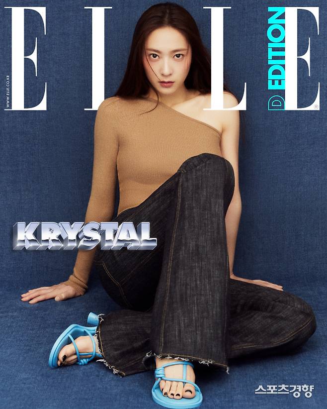 Krystal Jung (Jung Soo-jung) decorated the first digital cover of Elle.Elle released Krystal Jungs digital cover on the 1st.Krystal Jung showed remarkable concentration with a different eye in front of the camera while busy days with KBS 2TV Crazy Love and Kim Ji-woons new film Spider House.The filming focused on the urban sophistication unique to Krystal Jung and the delicate image of Actor Jung Soo-jung.He even revealed his character as a charismatic fashion icon.Meanwhile, Krystal Jungs cover and moving cover, overall pictorials and fashion films will be released on April 1 and 2 on the Elle website (elle.co.kr) and SNS channel alone, and video content that releases Krystal Jungs favorites will be released sequentially through the Elle YouTube channel.