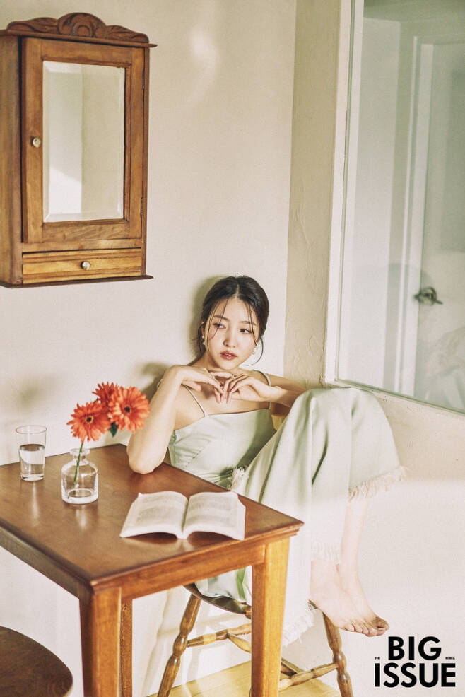 Kim So-jung, who worked as an actor in a group girlfriend member, has released a picture taken with magazine Big Issue.This picture highlights the chic and alluring image unique to Kim So-jung and captures the warm mood of spring.From the jump suit of white color to the dress of light green color, it is perfectly digested and received praise from the field staff.In an interview that went on together, Kim So-jung also told the story of the film of his acting debut, The Sick Living, which is about to be released in the first half of this year.Kim So-jung played the role of Jeong Se-ri, who has the ability to see ghosts in Scary Living. He said, There were many CG shots (in the scenes where ghosts appeared).I was worried that I could do a good CG performance, but I was able to finish it well because I helped a lot around the director and others. Kim So-jung, who took the first step of his new job as an actor, is still adapting.He is waiting for the release after filming the cinema Scary Living and the short-form drama 4 minutes and 44 seconds, and he said, I want to be an actor who can play many roles of many genres without being trapped in one image. He vowed to approach the goal of attractive actor.Finally, I want to tell people who start something new, It seems to be the hardest to start all the time.I think I can do it when I make a plan, but it is hard and uneasy to start.But if you enjoy that time and pass it well, someday you will surely be doing what you want, and there will be people who know. 