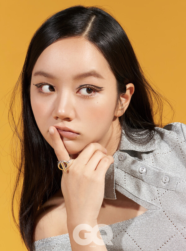Actress Lee Hyeri has shown her charm of splashing.Jikyu Korea presented a pictorial with Hyeri on the 22nd. Hyeri in the pictorial depiction has a variety of concepts ranging from youthful to chic charm.In an interview with the photo shoot, I recently talked about the daily life and acting study that changed after independence.Through acting studies, I learned that it is important to start with the ultimate thing, why the person is doing this now in some situation in the play, he said.On the other hand, the picture of Hyeri can be found in the May issue of Zikyu Korea.