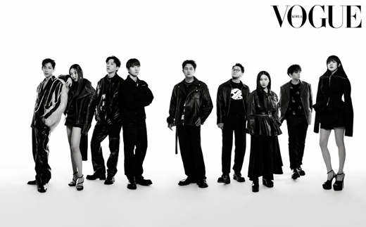 From Park Won to MelRomance, The Artist from the Abyss Ford Motor Company came together.The artists of the Abyss Ford Motor Company, a representative of the Korean music industry, unveiled the picture through the May issue of fashion magazine Vogue Korea in the new spring.In the public photos, there are individuals, units, and group pictures such as Singer Park Won, Group Urban Zakapa, Singer Sunmi, Snake Snake, Sandara Park, and MelRomance.The pictorial was conducted with a blue concept symbolizing the abyss with the meaning of the word Abyss, which featured a unique pictorial look with chic black styling and unique materials.Through the pictures, they showed the aspect of pictorial artisans with dreamy atmosphere and chic eyes.I gazed at the camera and emanated an understated charisma, or stimulated my fanship by creating a unique aura with a relaxed pose.In particular, in the unit picture, Park Won, Urban Zakapa, and Sandara Park were breathing together, and snake snakes, Sunmi, and MelRomance were united into one unit, creating an unusual combination.The Abyss Ford Motor Company Corps, which can only be seen through this picture, is attracting attention.The Abyss Ford Motor Company is showing strong presence in The Artist Rebranding, starting with Park Won and Urban Zakapa, Sunmi, who stands out as a female solo singer with a unique presence in the girl group Wonder Girls, and snake snakes that announced a successful start as a male solo singer in the boy group GOT7.Last year, Sandara Park recruited the global strong lineup, followed by MelRomance, which expanded the lineup of the strong players, and built a global-sound source lineup.In addition, the company operates the global e-sports team Damwon Kia, the winner of the 2020 LoL World Championship, and the 2021 LCK Summer, and is carrying out business for global fans in various content areas such as K Pop and e-sports.