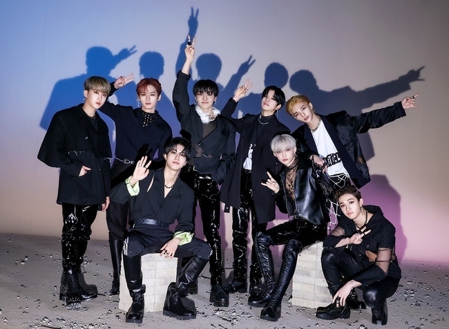 Group Stray Zhang Kids released a behind-the-scenes photo of their mini album ODDINARY (audinary) a day before the new World Tours Seoul performance.Stray Zhang Kids will hold a three-day show at the Jamsil Indoor Gymnasium in Seoul, Songpa-gu, for three days from April 29 to May 1, opening the opening of the second World Tour Stray Kids 2nd World Tour MANIAC (Stray Zhang Kids 2nd World Tour Maniac).This concert is a face-to-face solo concert that takes place in about two years and five months after the first World Tour Stray Kids World Tour District 9: Unlock (Stray Zhang Kids World Tour 9: Unlock).Prior to this, JYP Entertainment opened a behind-the-scenes cut of Stray Zhang Kids mini album ODDINARY jacket shooting and heightened the atmosphere.In the photo, Banchan, Reno, Hyunjin, and Felix boasted colorful visuals with a colorful hairstyle contrasting with black costumes, and Changbin, Han, Seungmin, and Aien showed a distinctive personality by matching black style with chic items.In the group cut, I caught the attention of those who see it as a charm of reversal that emits charisma with their eyes and smiles brightly toward the camera.Stray Zhang Kids is showing off her powerful presence on the United States of America Billboard charts with her mini album ODDINARY released on March 18.It was ranked in nine categories on the Billboards latest charts, including 117th on the Billboard 200 and 60th on the The Artist 100 on April 30, following the third highest K-pop The Artists record on the Billboard main chart Billboard 200 on April 2.Especially, World Album chart ranked first for 5 consecutive weeks and proved the popularity of Worldwide.Newcom has also added a record for its global platforms, with its cumulative stream of 100 million times on Sporty Pie, the global music streaming platform, as of April 25, just 37 days after its release.This was the seventh time the Stray Zhang Kids album has surpassed 100 million streams, making global growth feel like it was successful on March 18, when it hit the chart-in of all songs including the title song MANIAC (Maniac) on the Sporty Pie Global Top 200 chart.The MANIAC music video has a powerful performance and trendy visual effects that have driven the number of views, and has surpassed 70 million YouTube views on the afternoon of the 24th, and is racing toward the 100 million view notice.The second World Tour Seoul performance by Stray Zhang Kids will be held for three days from April 29 to May 1.On May 1, the last day, we will perform online pay-per-view live broadcasts through Beyond LIVE platform along with offline performances, and build memories that transcend time and space with domestic and foreign fans.Then there are Japan Kobe on June 11 and 12, Tokyo on 18 and 19, United States of America Newark on 28 and 29, Chicago on July 1, Atlanta on 3 and Fort Worth on 6 and Los Angeles on 9 and 10, Oakland on 12 and Seattle on 14 and Japan Tokyo on 26 and 27. We develop our power and continue our upward trend.