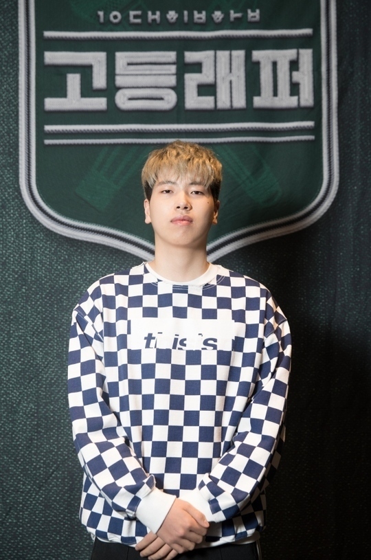 Choi Ha-min (Activity name Ocean Sword), a rapper from Mnet High Rapper, acknowledged and apologized for the child molestation Alleged.Choi admits that the rapper, who was accused of molesting a 9-year-old boy in a group chat room where his fans gathered on April 27, is himself, saying, I am once again truly sorry that I hurt the Victims and Victims family for my sickness.I will take care of this well in the future. On April 27, news that rapper A, a former Mnet High Rapper, was indicted for Alleged, who had some contact with the body of a 9-year-old boy at Haeundae, Busan last year.The netizens identified A as Choi Ha-min based on clues such as High School Rapper and Jeonju.In the Alleged trial of the Special Act on the Punishment of Sexual Assault Crimes, which was held at the 11th Criminal Division of Jeonju District Court on the 27th, Choi Ha-min, a lawyer, said, Innocent Defendant was diagnosed with a serious mental disorder in June last year and was hospitalized for 70 days in a mental hospital.Even after going down to his hometown, he took off his clothes on the street and lay down.Innocent Defendant made an incomprehensible statement about the reason for the crime at the time, saying, I touched my buttocks to eat it.In his final argument, Choi said, I sincerely apologize for the hurt to Victims and his family.If you give me a chance to recover, I want to help society with music. On the other hand, Choi Ha-min posted a statement saying, I wanted to transfer my Instagram account, confessing that I was suffering from my life by mentioning the health insurance premium of 3.32 million won and 17 months of the national pension payment in December 2020, but then apologized for being indiscreet after deleting the article.