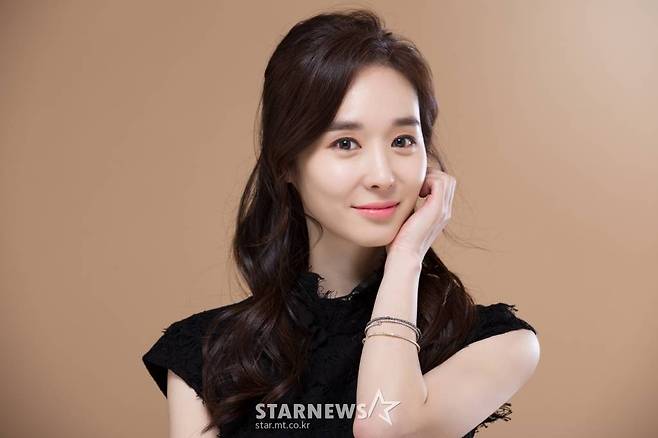 tvN 드라마 '킬힐'의 배우 한수연이 25일 진행된 종영 인터뷰를 위해 포즈를 취하고 있다. '킬힐'은 홈쇼핑에서 벌어지는 세 여자들의 끝없는 욕망과 처절한 사투, 성공과 질투에 눈 먼 세 여자의 무기 하나 없는 전쟁 드라마다. /사진제공=스타잇엔터테인먼트 2022.04.25 /사진=이동훈 기자 photoguy@