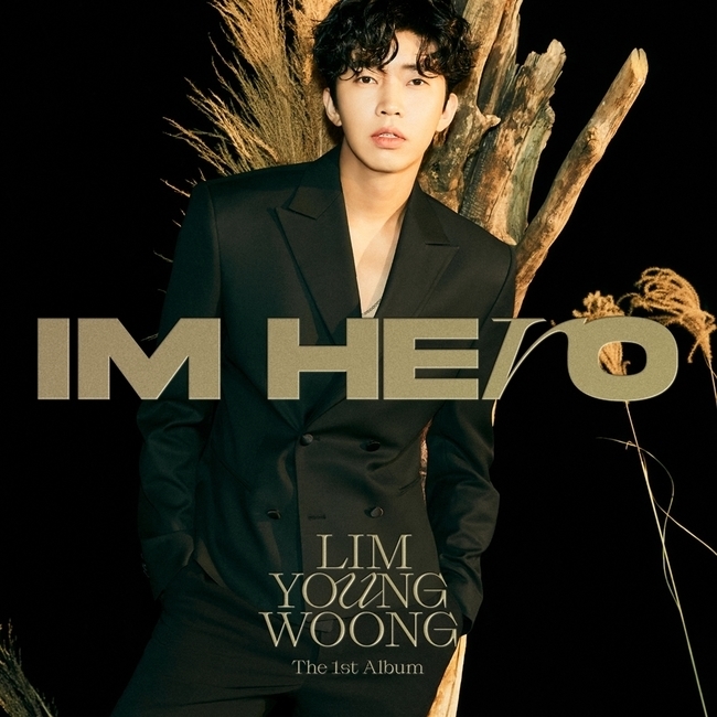 Singer Lim Young-woong set a record for her career: she sold more than 940,000 copies Haru after the albums release, proving her popularity.Lim Young-woong released his first full-length album IM HERO on May 2 at 6 pm.According to the Korean record sales volume aggregation site Hanter Chart, IM HERO sold more than 940,000 copies in Haru. It has a million seller on its own as a single album.K-pop is loved in the global market and has influenced the dramatic increase in record sales, but Lim Young-woong is more eye-catching because of the sales volume centered on domestic fandom.Fan signings, which are signed directly to fans who bought the album, have a great impact on the sales of the album. Some Singers often sign fan signings several times for sales.Lim Young-woongs sale of nearly 1 million albums in Haru without a fan signing proved to be numerically popular in Korea.In addition to the sales volume of the album, the title song and all the songs in the top charts were named and boasted of the soundtrack Power.Lim Young-woong has already shown a unique soundtrack Power by making the cover song on the chart.Lim Young-woong, who announced his name as the winner of the TV Chosun Mr. Trot, presented the emotional ballad song Can I meet again as the title song.Lim Young-woong, who is a trot fandom collector, is the choice to show his musical spectrum but at the same time, it can be an adventure.Lim Young-woong has shown a wide range of genre digestion Power by digesting various genres such as folk, ballad, and dance as well as authentic trot.He released his first full-length album in six years of his debut and showed various genres of music. He also expressed his desire to show various genres without any awkwardness, not just a Singer limited to one genre.