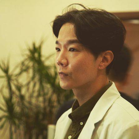 시간과 장소와 때에 따라 20대에서 40대의 얼굴을 오가는 배우 장태훈 ⓒ