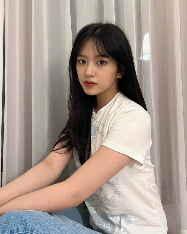 사진=안유진 인스타그램