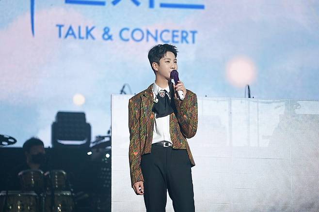 Jung Dong-won announced the start of the first national tour concert in Busan.Singer Jung Dong-won successfully completed the Busan performance, the first start of the 2nd Jung Dong-won Dong Story Story Tour Concert (2nd JEONG DONG WONS TALK CONCERT) at the Busan KBS Hall on the 7th and 8th.This performance was Jung Dong-wons first national tour concert, which led to explosive shouts of fans by showing Azure Flower, Wild Flower, I Know You Even Little, and I Peter Pan of the new mini album Hand Letter released on April 25th.In addition, Trot, ballad, dance, and all genres were staged.The performance, filled with more diverse performances and songs by Jung Dong-won, met the expectations of fans who waited for Concert.Jung Dong-won said: I feel so good standing on stage for a long time, I think I can feel your eyes, applause and shouts in this performance.I prepared the performance with anticipation rather than feeling nervous, he said, showing his excitement by watching the fans filled with the audience.Jung Dong-won then moved around the venue and breathed with the audience, soothing the regrets of the past. The fans filled the venue with strong applause and shouts.Jung Dong-won said, It was a performance that I could listen to your shouts for a long time, and it seemed to be a more meaningful concert because it was a performance prepared by album activity, drama shooting and other activities together.When the fans excitement burst out, Jung Dong-won said, I heard that you came to see a lot of performances with your family today as a gift for Mothers Day during your story.I really appreciate it again, and it was like a gift to me. Recently Jung Dong-won has been showing off his new song release, TV Joson Dynasty Lets go to Dongwona, TV Joson Dynasty I like the night MC, and ENA channel broadcasting I can not do it to Acting.On the other hand, Jung Dong-won, who has successfully completed the Busan performance that opens the national tour, will continue the concert in Gwangju on the 21st and 22nd, Seoul on June 4th and 5th, and Daegu 4th city on June 18th and 19th.