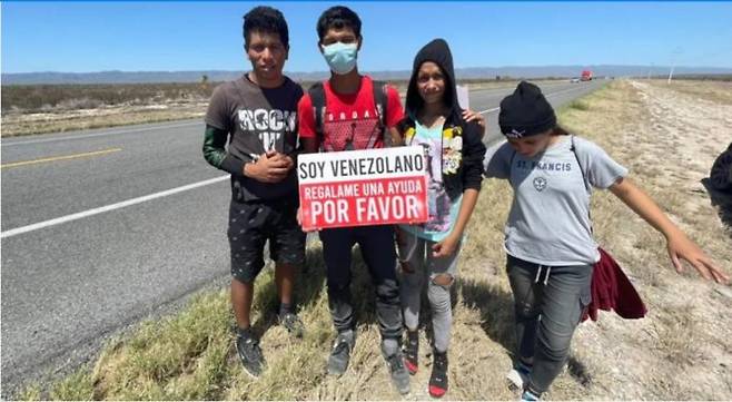 4358km를 걸어 미국 국경까지 도달한 베네수엘라 청년들. 텔레디아리오