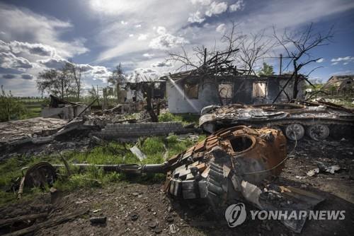 하르키우 일대에서 파괴된 러시아 전차의 잔해 [UPI 연합뉴스 자료사진. 재판매 및 DB 금지]