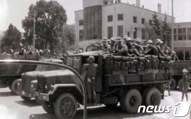 1980년 5월전남도청을 장악한 계엄군.(5.18민주화운동기록관 영상 캡처)/뉴스1 © News1