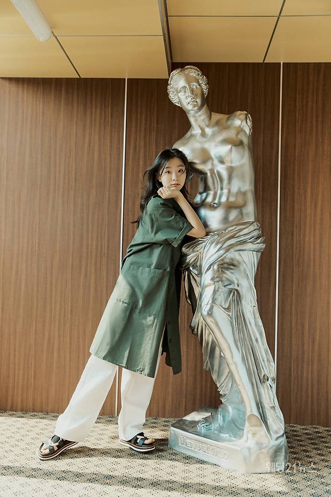 사진 : 스튜디오 톰보이(STUDIO TOMBOY) 22 여름 캠페인, 전속 모델 배우 김다미 (사진제공 : 스튜디오 톰보이)