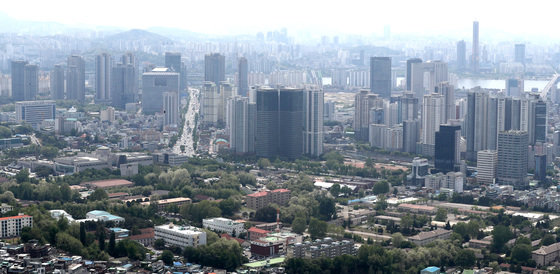 고층 아파트가 들어선 서울 용산 일대의 모습. 2022.5.11/뉴스1
