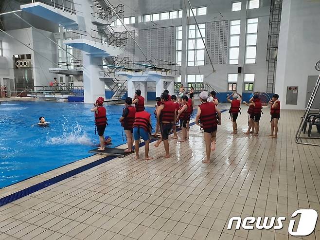 충북학생수련원 초등학교 수영교실 운영 모습.© 뉴스1