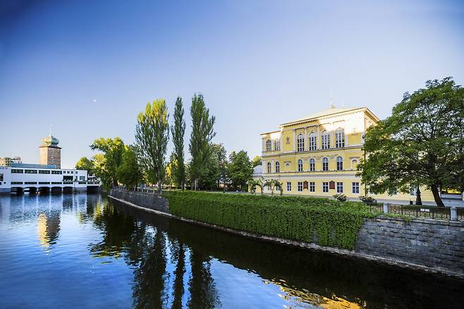 프라하 슬로반스키섬 쇼팽궁