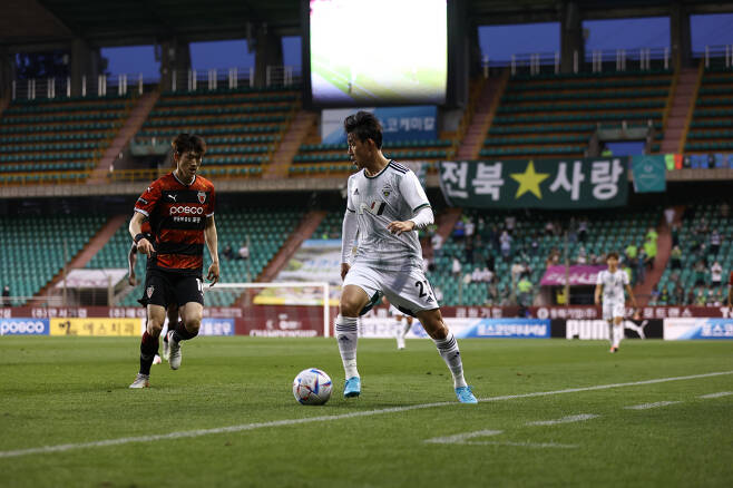 송민규(오른쪽). 사진제공=프로축구연맹