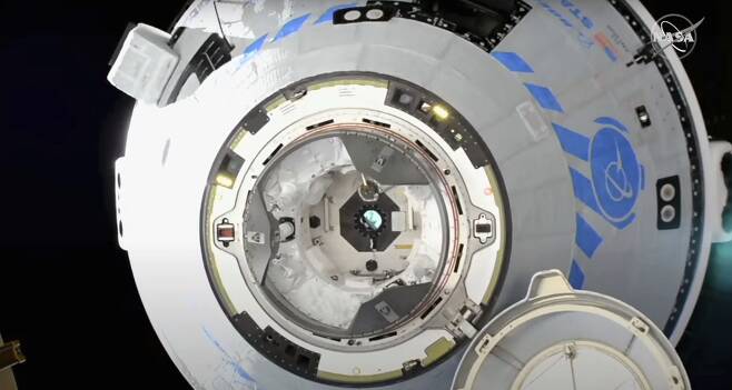 보잉사의 스타라이너가 지난 20일 국제우주정거장(ISS)와 도킹을 준비하고 있다. /연합뉴스