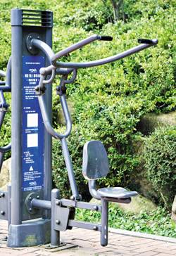 팔 내리기 기구/사진=헬스조선DB