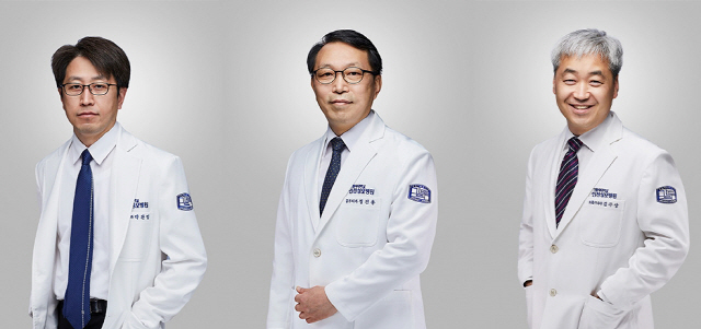 왼쪽부터 박찬범 교수, 정진용 교수, 김주상 교수