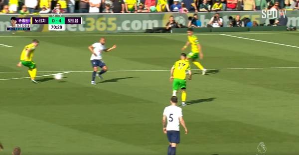 원터치 패스를 시도하는 루카스 모우라. ⓒSPOTV NOW 중계화면 캡처