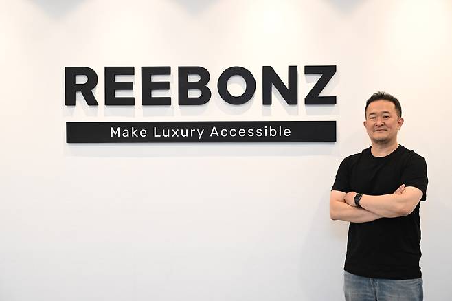 Ha Dong-gu, chief executive officer of Reebonz, poses during an interview with The Korea Herald at the company’s headquarters in Seongsu-dong, eastern Seoul. (Im Se-jun/The Korea Herald)