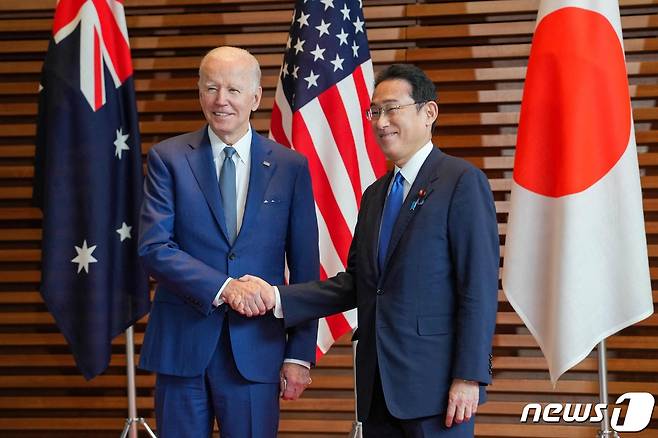조 바이든 미국 대통령(왼쪽)과 기시다 후미오 일본 총리. © AFP=뉴스1