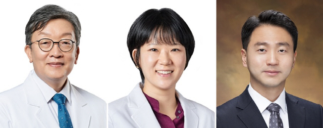 왼쪽부터 김돈규 교수, 신현이 교수, 이기욱 교수