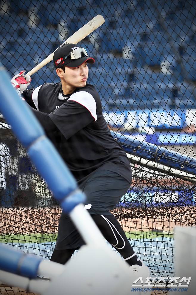 KT 장준원이 타격 훈련을 하고 있다. 사진제공=KT 위즈