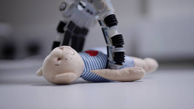 [서울=뉴시스]다이슨이 25일 미국 펜실베니아주 필라델피아에서 개최된 국제로봇학술대회 'ICRA 2022'에서 가정용 로봇의 미래를 일부 선보였다. (사진 = 다이슨) photo@newsis.com *재판매 및 DB 금지