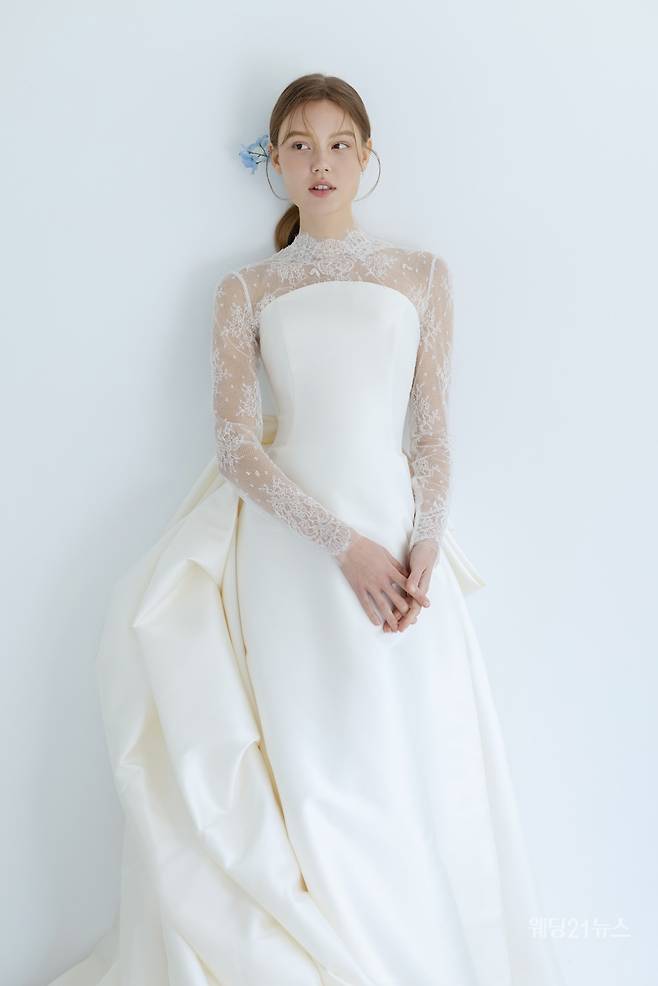 사진 : 웨딩드레스 시작 바이 이명순, 포토그래퍼 권오현, 모델 빅토리아