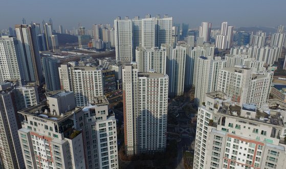 지난해 GTX 호재 타고 급등한 수도권 아파트 가격이 하락세로 돌아섰다. 경기도 화성시 동탄신도시의 모습. ［뉴스1］