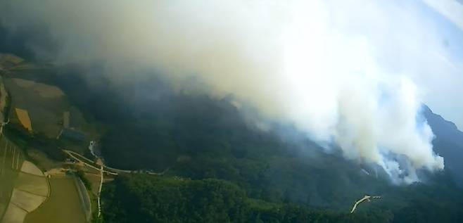 28일 정오께 발생한 경북 울진군 근남면 행곡리 야산의 산불 확산 모습. (사진=산림청)