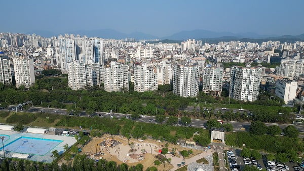 DJI '미니3 프로'로 촬영한 서울 광나루한강공원 모습. 배성수 기자