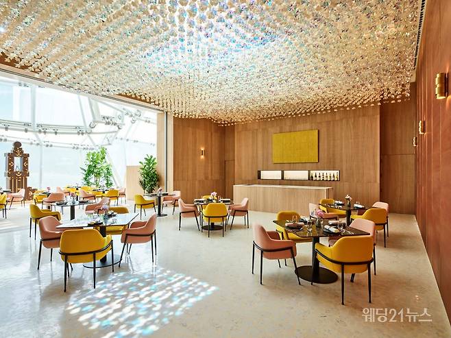 사진 : 피에르 상 at 루이 비통 내부 전경, 제공 - 루이 비통 _ 기지재단 - Courtesy of Louis Vuitton Malletier _ GIZI Foundation